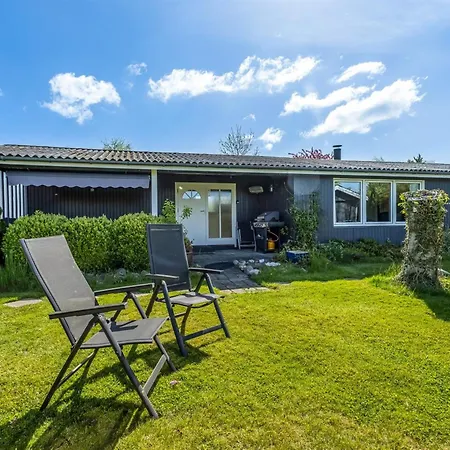 Aameek - 100m From The Sea By Interhome *